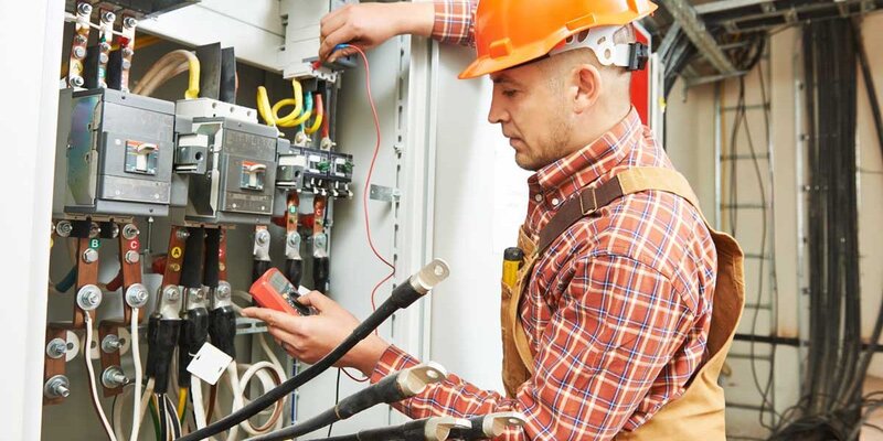 Electrician/ ajutor electrician, constructii montaj/ bransamente electrice
